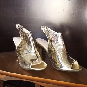 New Gold Slingback Open Toe Heels Alligator Type Print Sz 8 or 40 EU siz…